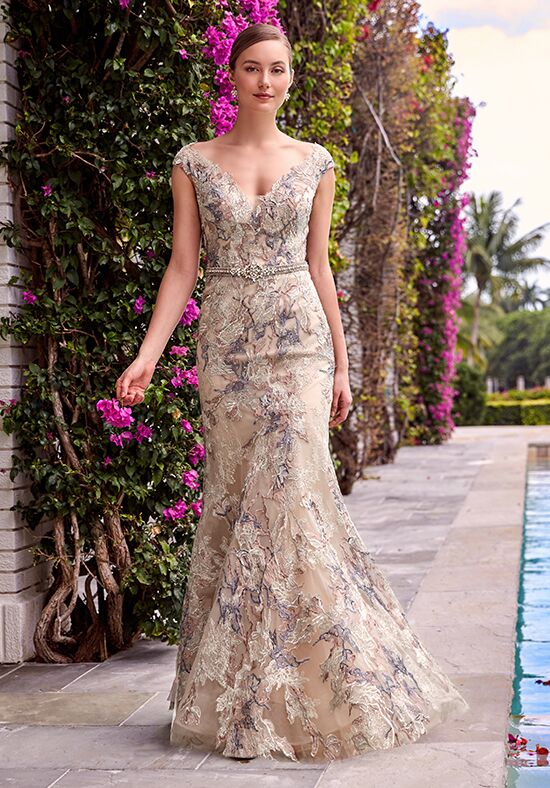 Mother of the outlet bride dresses in champagne