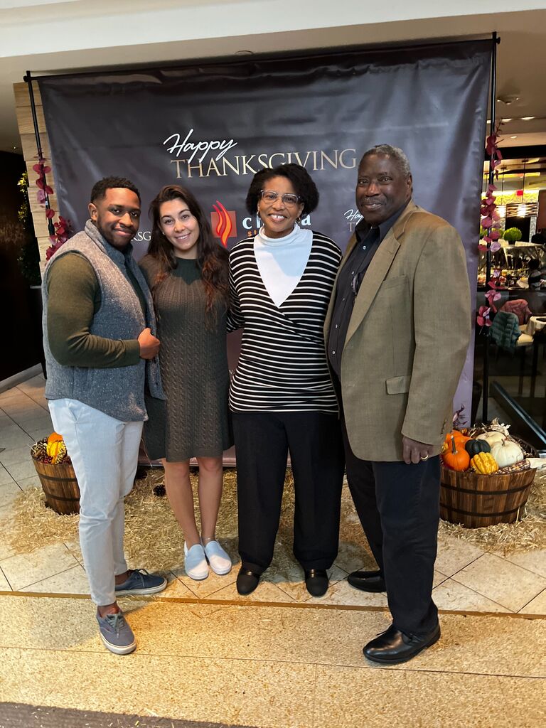 They spent their 1st Thanksgiving together with Michael's parents 🦃
