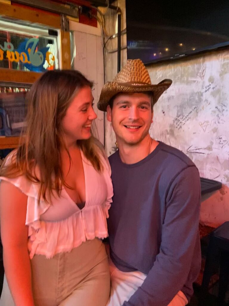 Nashville, TN - seniors in college