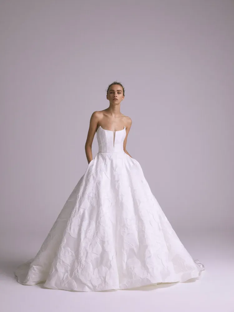 Choosing The Right Short Wedding Dress for your shapeCutting Edge