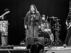 Jet Brunette - Cover Band - Calgary, AB - Hero Gallery 1