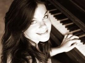 Jaclyn Mrozek - Pianist - Cincinnati, OH - Hero Gallery 1