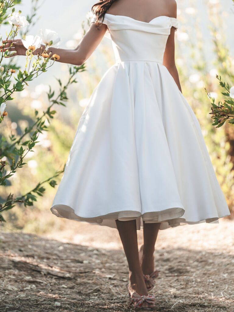 22 Ultra Chic Tea Length Wedding Dresses