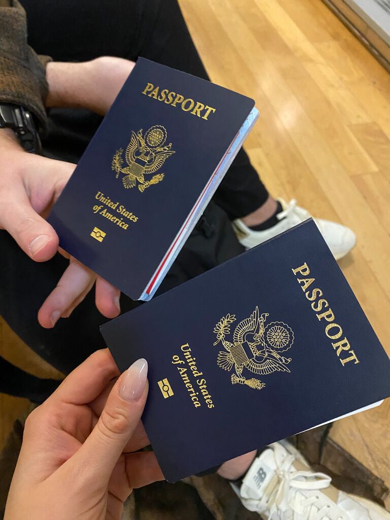 Delaney and Brendan jet off to London, UK. Delaney's first international trip!