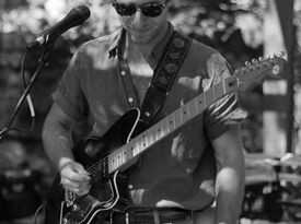 Gilad Bogner - Singer Guitarist - Austin, TX - Hero Gallery 1