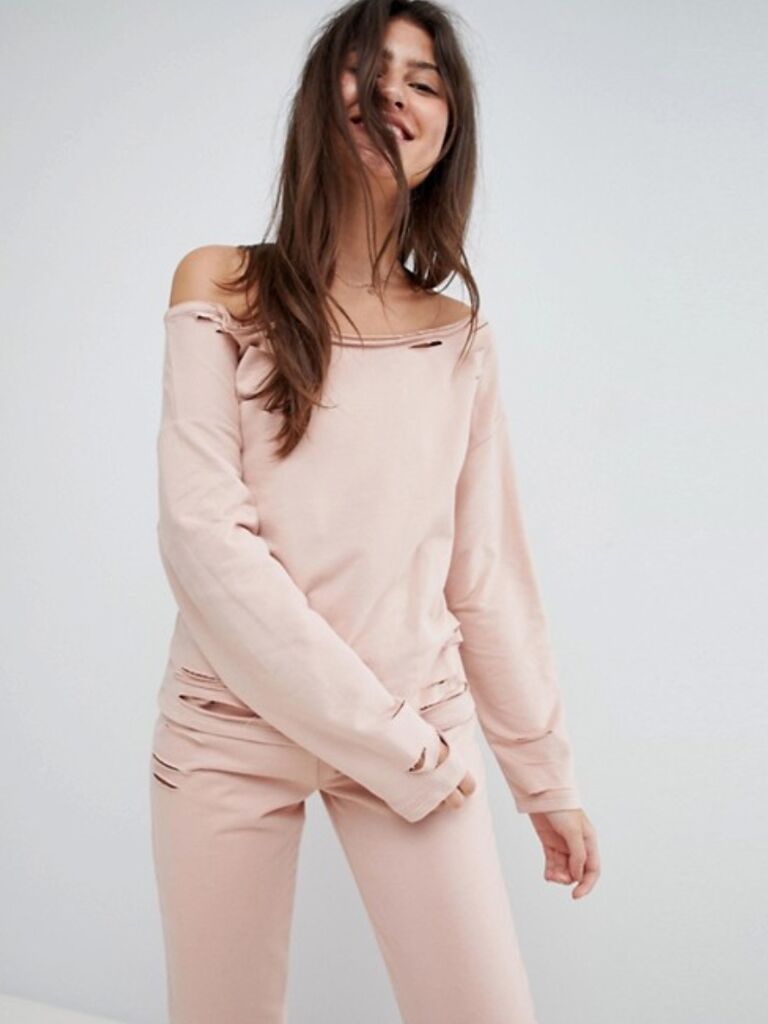 Cute Loungewear: Best Loungewear for Your Honeymoon Flight