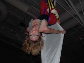 Wonderson Aerialist Duo - Circus Performer - Charleston, SC - Hero Gallery 3