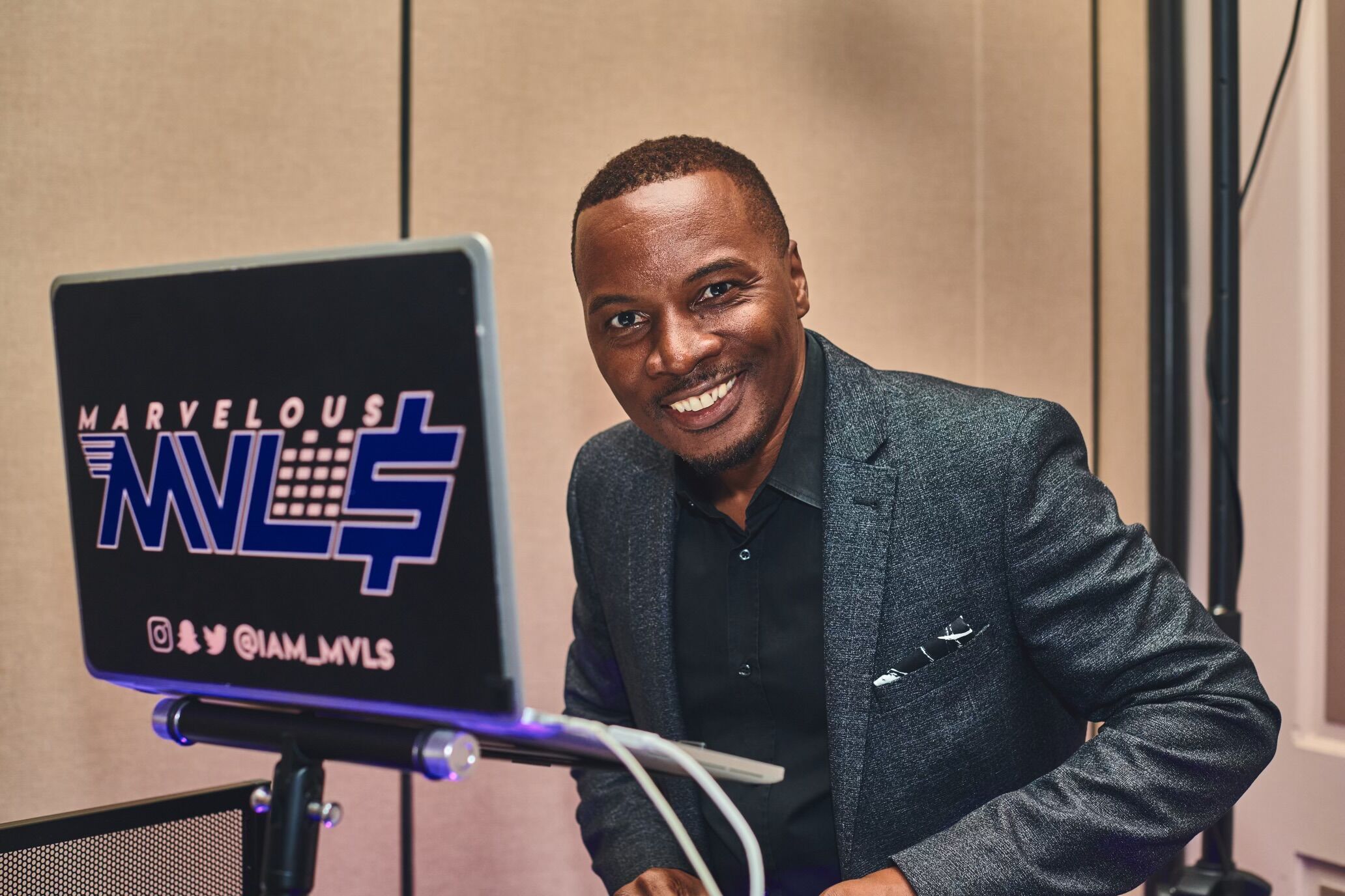 Marvelous Entertainment | DJs - The Knot