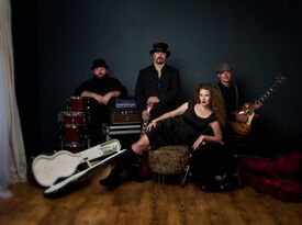 Amanda's All Request - Dance Band - Nashville, IN - Hero Gallery 1