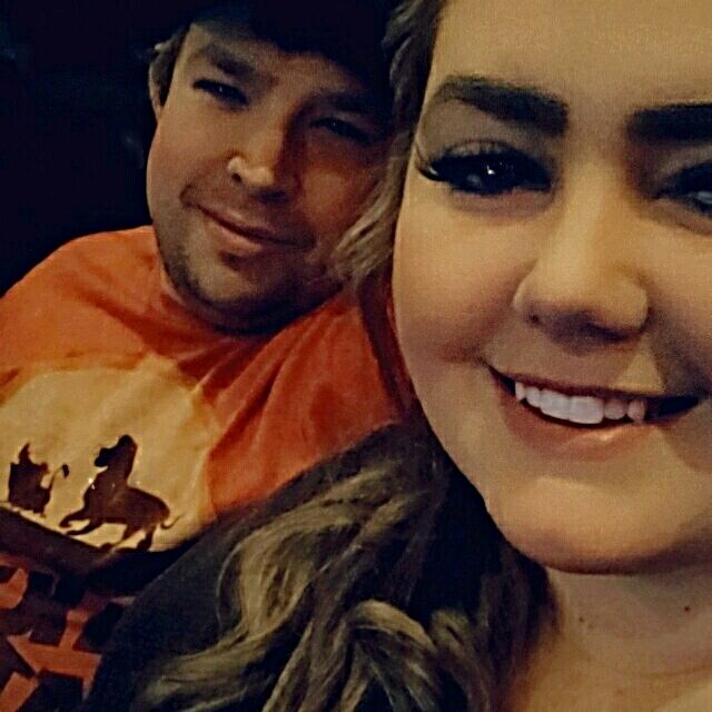 ♡ WE MET ♡ A bribe to make an Italian dinner brought us together for the first time. When it turned out to be pizza rolls, Aurora knew Craig was the one.