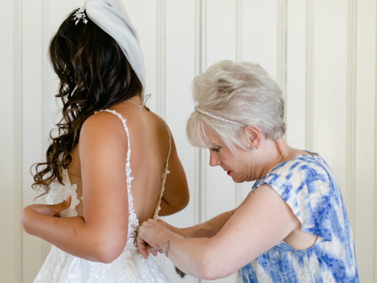 How to Involve Your Mother in Law During Wedding Planning