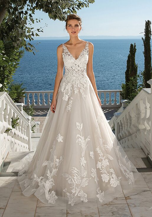 justin alexander lace wedding dress