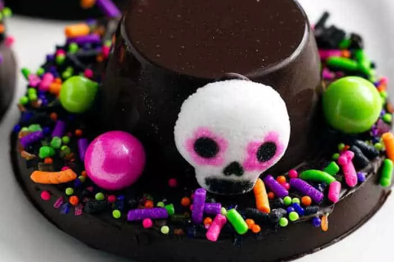 How to host a Dia de Los Muertos party - day of the dead chocolate peanut butter hats