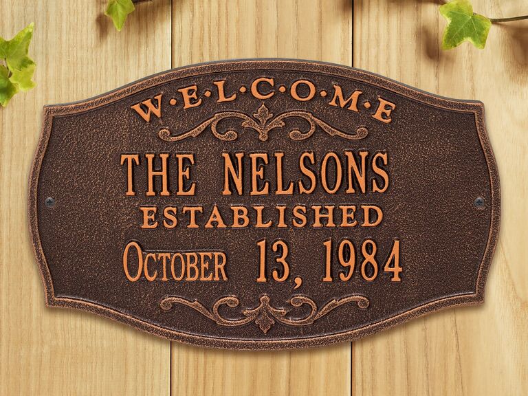 Personalized welcome plaque gift idea for 40th anniversary