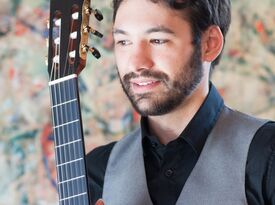 Christopher Schoelen - Classical Guitarist - Boston, MA - Hero Gallery 1