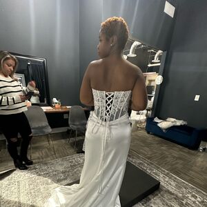 Gallery Photo 16