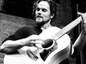 Blake Noble - Australian Guitarist - Acoustic Guitarist - Seattle, WA - Hero Gallery 4