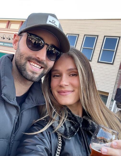 Fast forward a year, Kendall & Dray pretend to be Midwesterners while living in Davenport, IA where Dray finishes up his Doctorate of Chiropractic and Kendall teaches 2nd grade. 