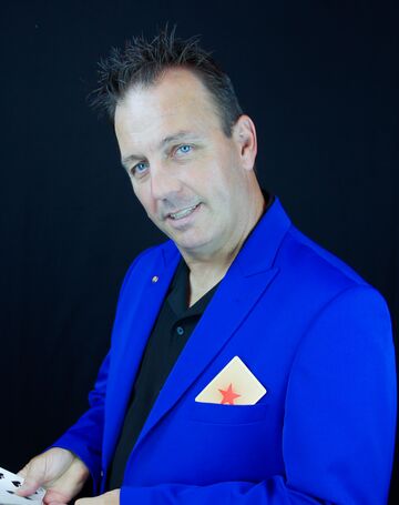 Comedy Magic of Chris Yuill - Magician - Port Moody, BC - Hero Main