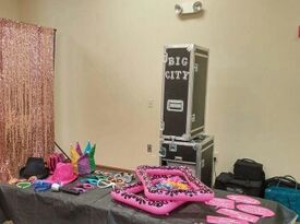 Creativedge Photography and Big City Photo Booths - Photo Booth - Newark, OH - Hero Gallery 1