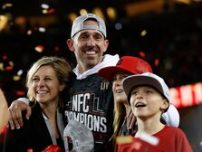 Kyle Shanahan with his wife Mandy Shanahan and their kids