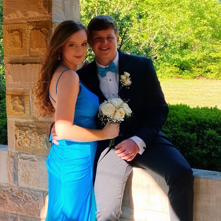 As they near the end of their senior year, Coleman and Allie attend their first and last "real" prom! 