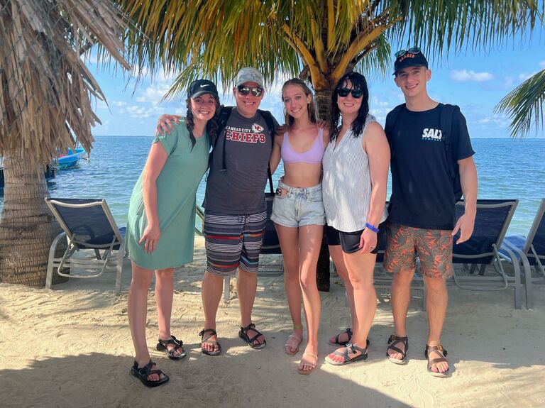 Austin's family and Elli cruised through the Carribean in parts of Belize, Honduras and Mexico. 