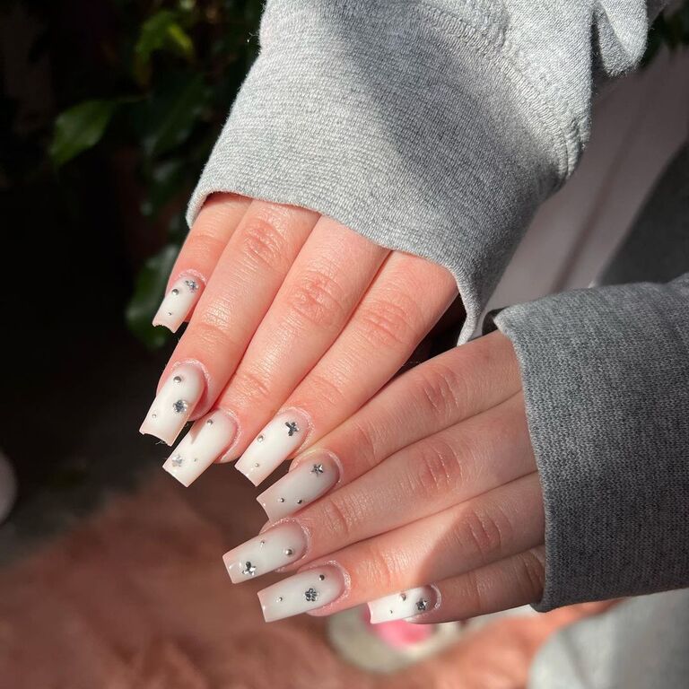 Bedazzled coffin bridal nail inspiration