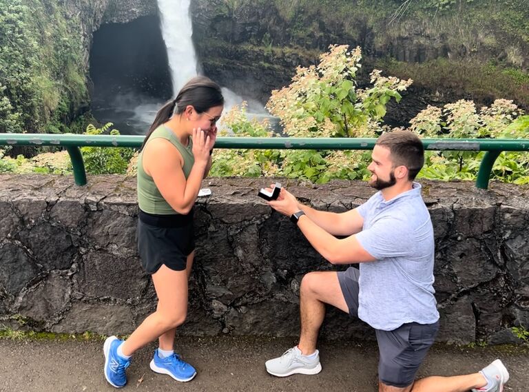 Drew proposes to Joanna in Hawaii