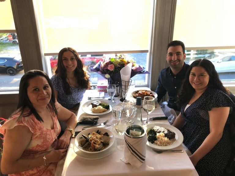 First Mother's Day with Edelmira & Monica, and where Joe learned Lisa loves surprising loved ones! 

Primer Día de las Madres con Edelmira y Mónica, ¡y donde Joe aprendió que a Lisa le encanta sorprender a sus seres queridos! 
