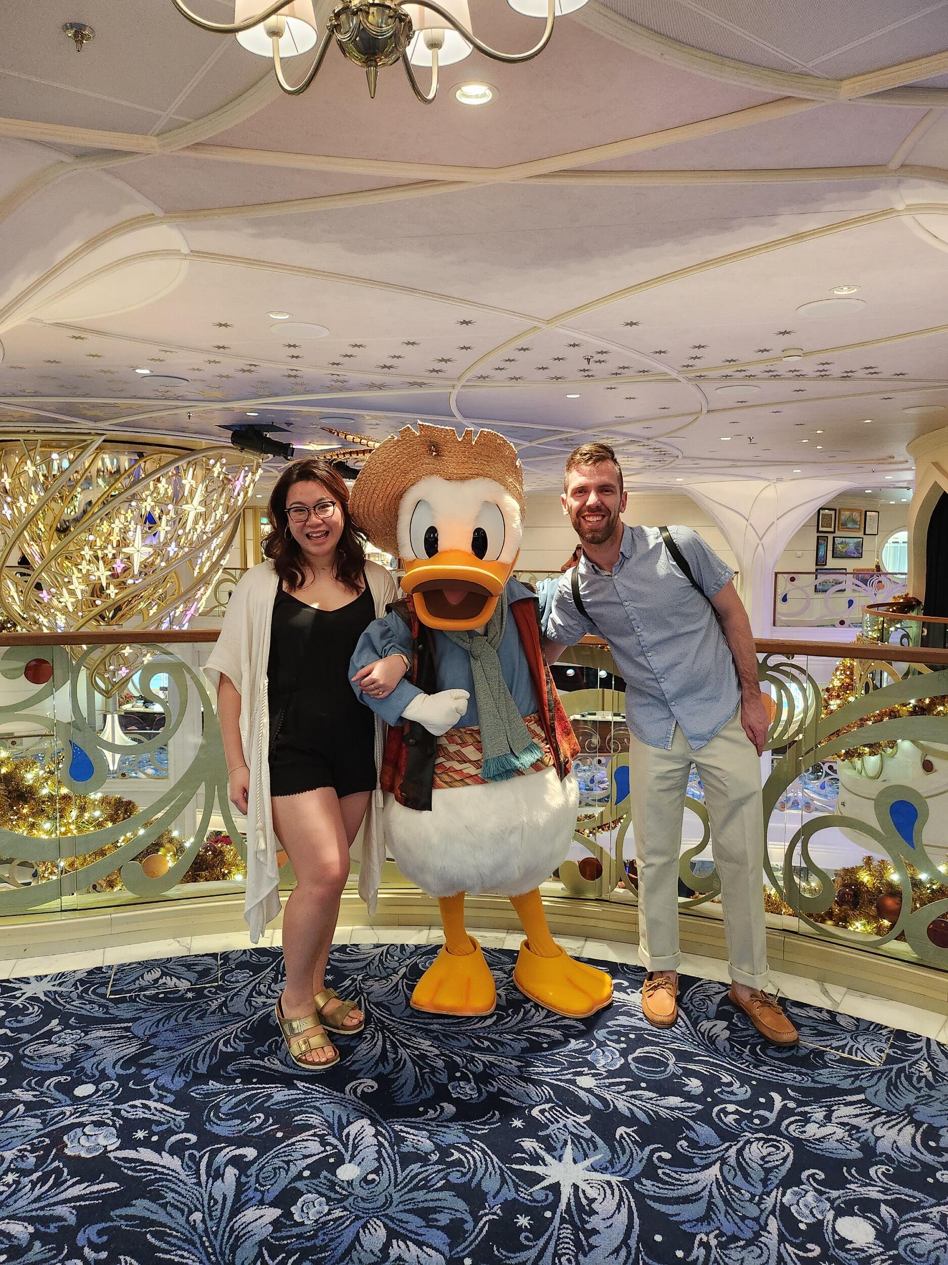 Ed proposes to Shu Yi in the Bahamas on the Disney Wish cruise! 