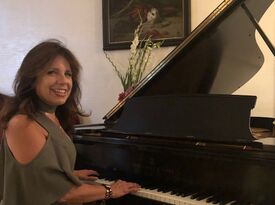Rosemary Frances - Singing Pianist  - Pianist - New York City, NY - Hero Gallery 3