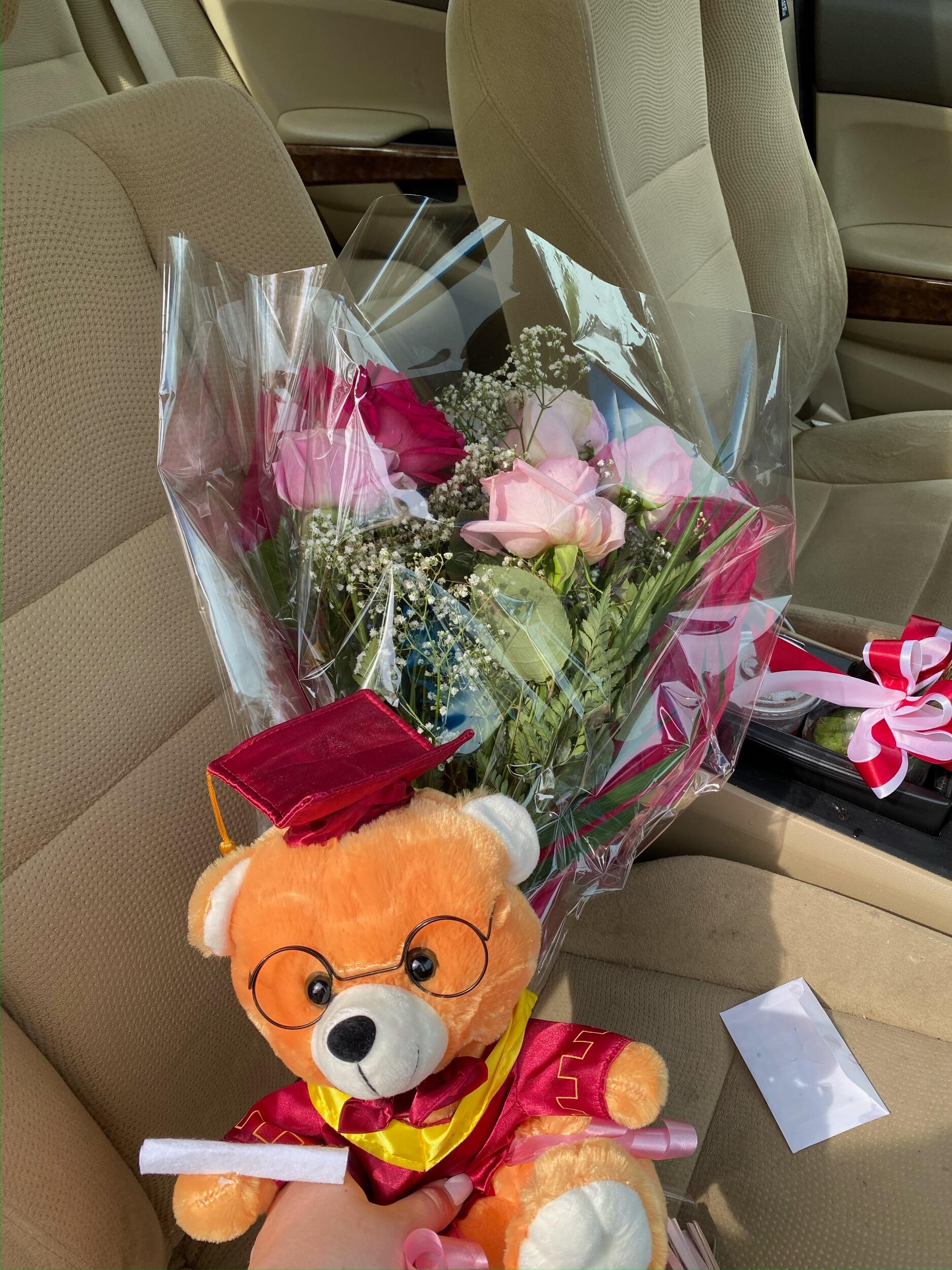 After meeting online, Junior drove from Brooklyn, New York to Fairfield, Connecticut and took Emily to her favorite restaurant. He didn’t come empty handed, as he brought flowers and a graduation teddy bear! The pair went to dinner, stopped for ice cream and watched the sunset. They didn’t want the night to end!