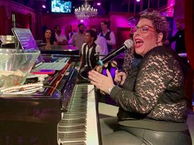 Rebekah Piatt- Pop with Pizazz - Singing Pianist - Orlando, FL - Hero Gallery 4