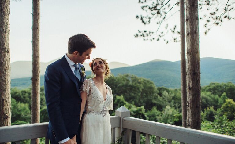 Featured image of post John Mulaney Wedding Guests