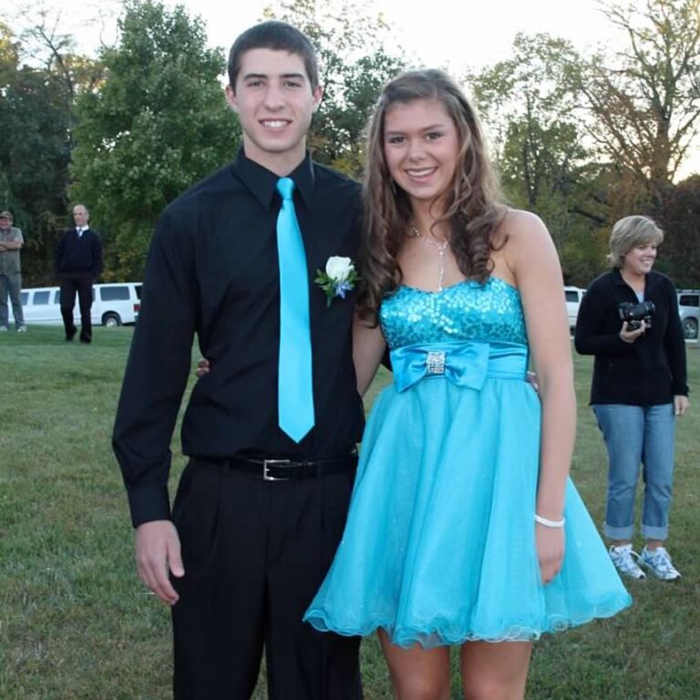 Chuck asked Sydney to homecoming in 2011 by telling her "we both don't have anyone else to go with." A terrible way to ask a girl to homecoming, complimented by terrible outfits!! 