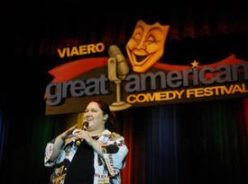 Stephanie Hillier - Comedian - Omaha, NE - Hero Gallery 1