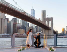 Man proposing to woman in New York City