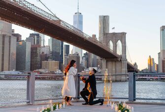 Man proposing to woman in New York City