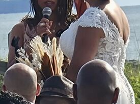 Dana Che Williams - Speaker & Relationship Expert - Wedding Officiant - Virginia Beach, VA - Hero Gallery 3