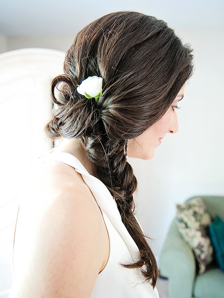 perfect beach chic hairstyles for a waterside wedding