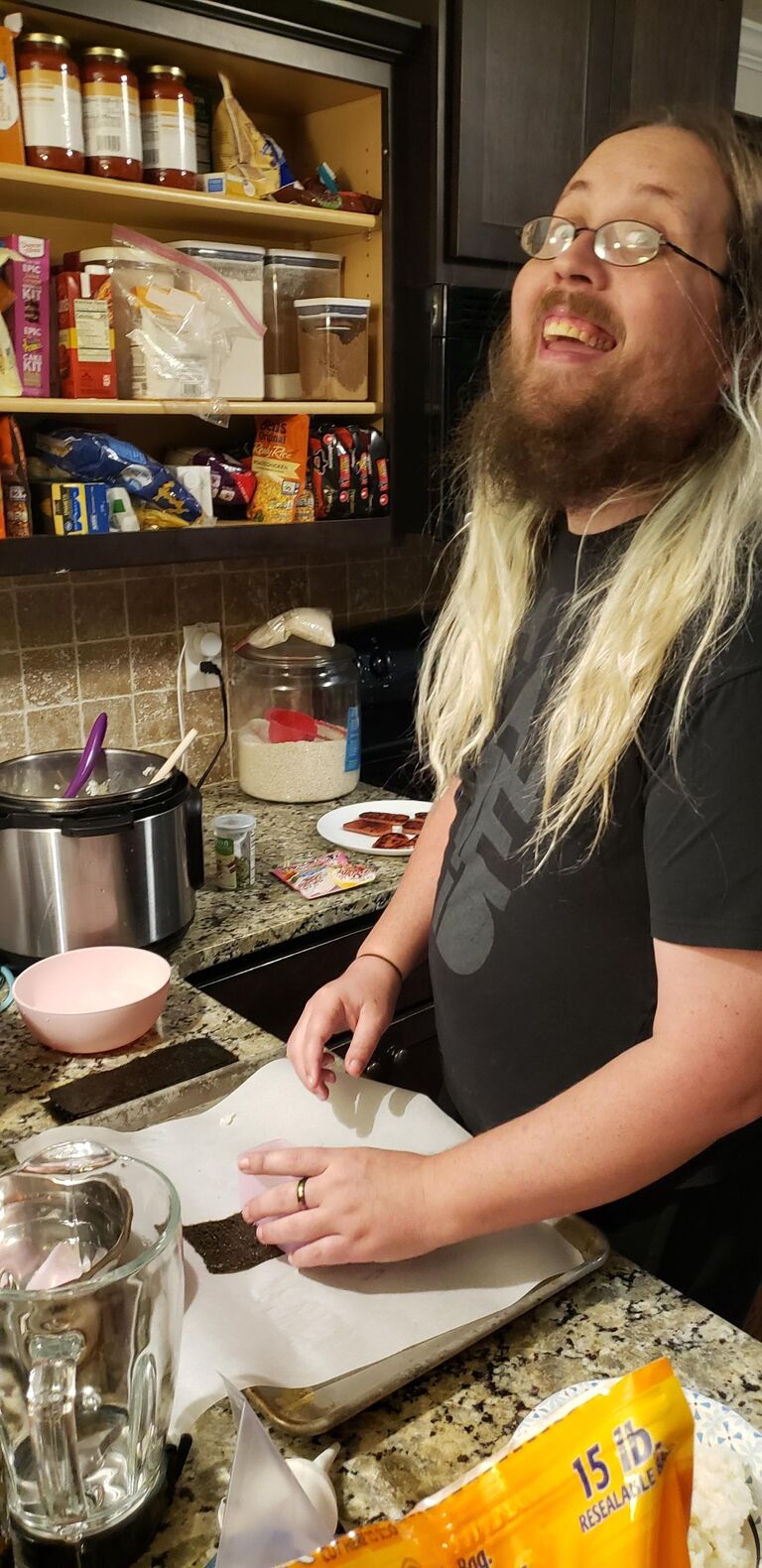 The musubi master at work! Get you a man who cooks.