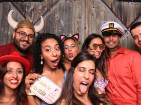 Hollywood Smile Photo Booth - Photo Booth - New York City, NY - Hero Gallery 4