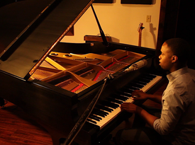 Theo Brown - Ambient Pianist - Saint Paul, MN - Hero Gallery 3