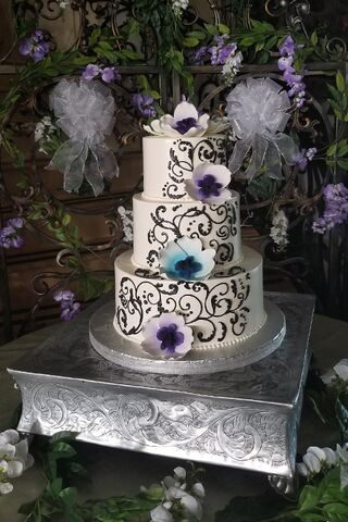 Creative Cakes | Wedding Cakes - Tinley Park, IL