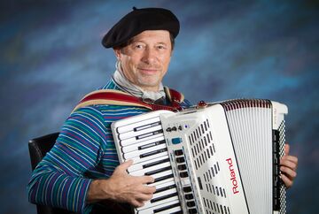 Entertaining with Accordion - Accordion Player - Hollywood, FL - Hero Main