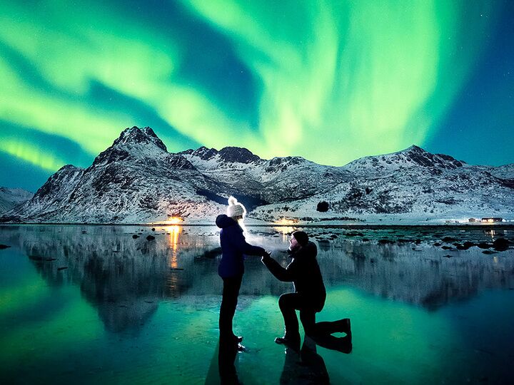 Proposal under the northern lights