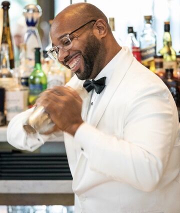 Liquid Laureates Beverage Catering - Bartender - New Orleans, LA - Hero Main