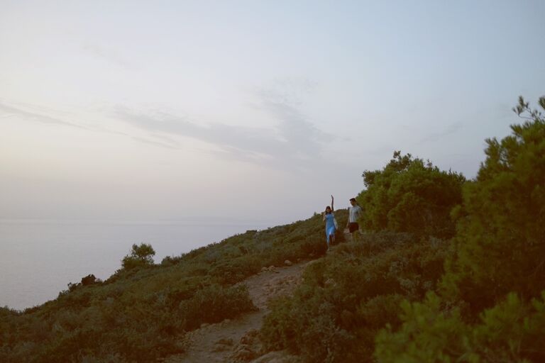 Will is full of great ideas. One of them was to propose to Jolie while on vacation in Greece. 