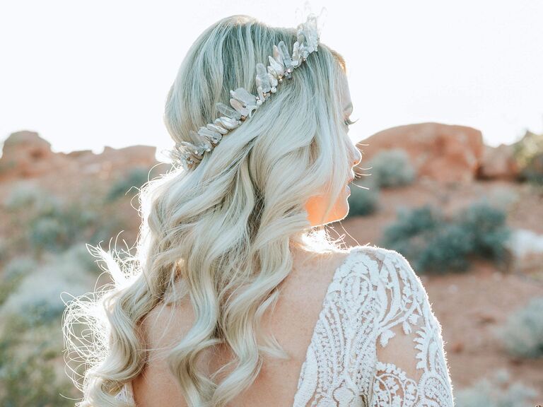 Obsess Over These 15 Unique Wedding Veil Alternatives - Tidewater